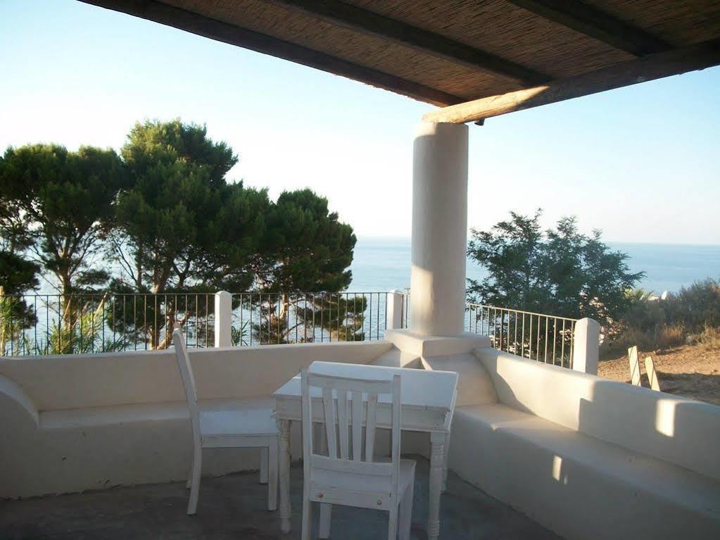 Salinarelais Rooms&Suite Malfa  Bagian luar foto