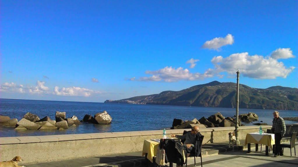 Salinarelais Rooms&Suite Malfa  Bagian luar foto